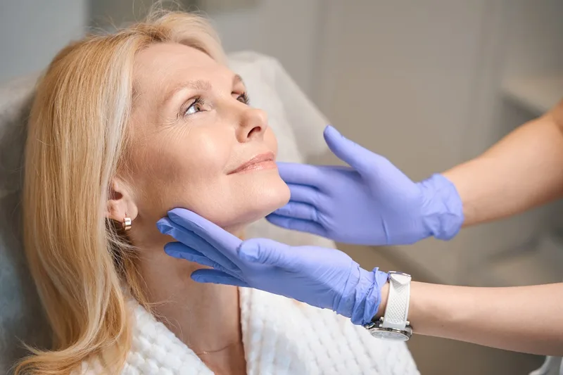 Rejuvenecimiento facial mínimamente invasivo